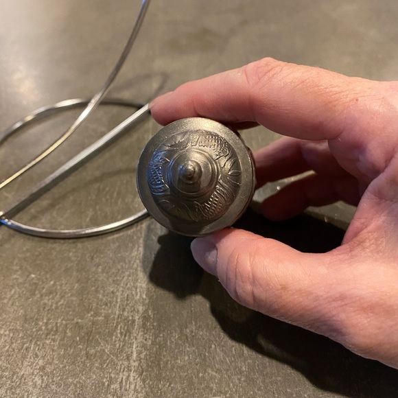 BUDWEISER 2004 CHRISTMAS ORNAMENT CERAMIC AND PEWTER - Picture 4 of 6